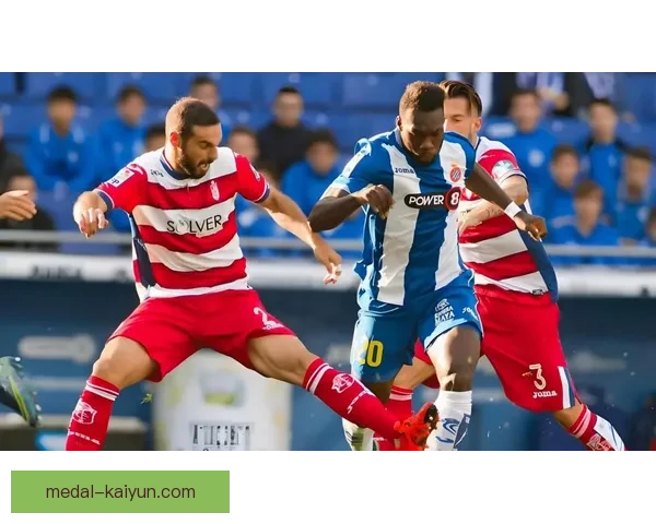 加拉塔萨雷本赛季防守数据稳健，整体表现值得关注